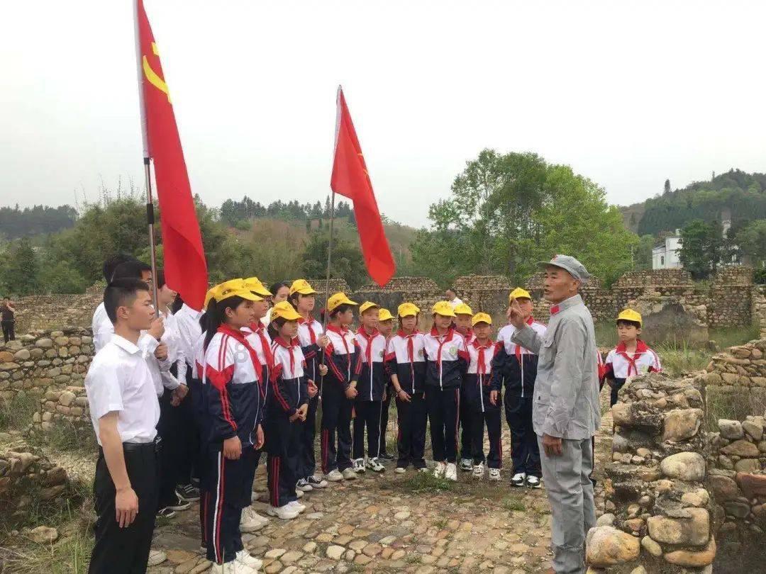 大牌、百搭、超实用的三款包包，天天背都不腻